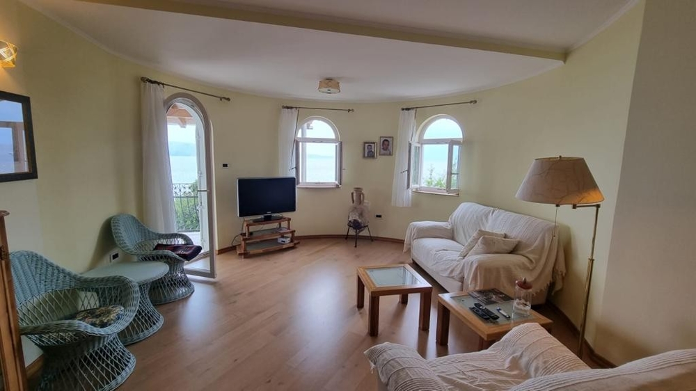 Velké balkony s výhledem na moře