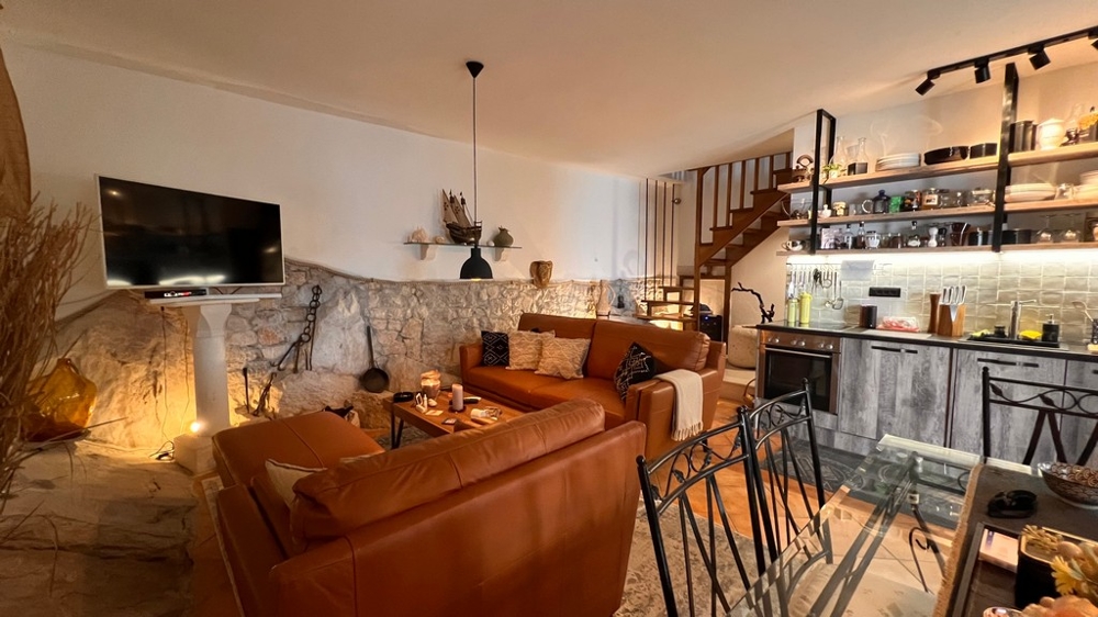 Plně vybavené kuchyně s jídelním koutem