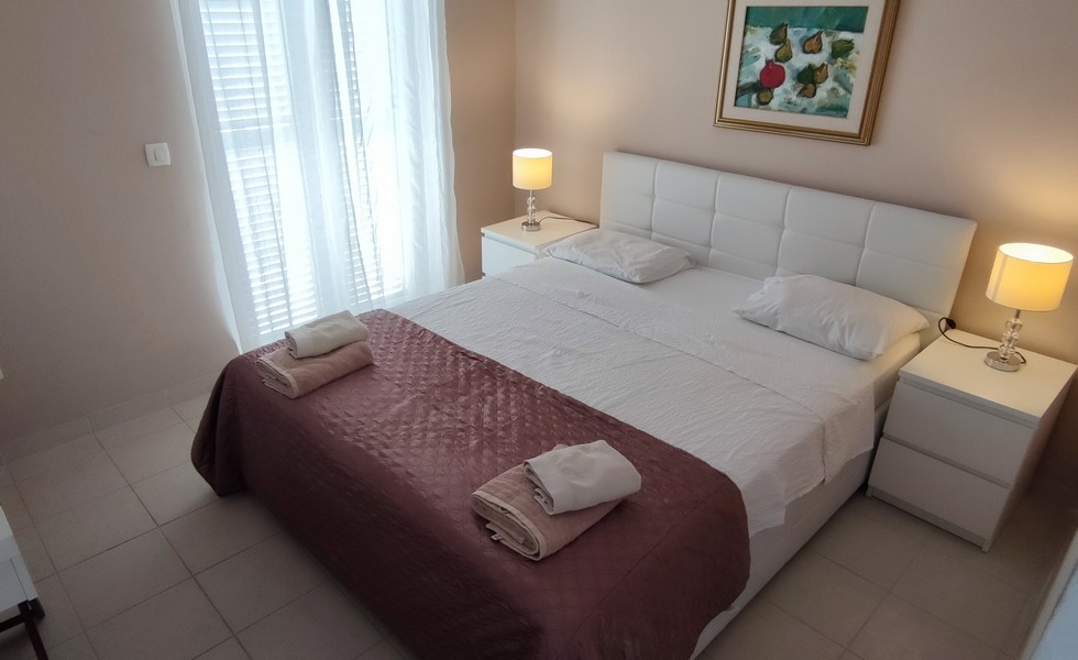 Světlé ložnice s krásným výhledem