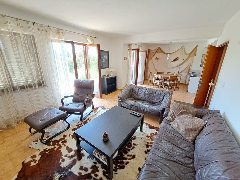 Obytná část v přízemí domu.