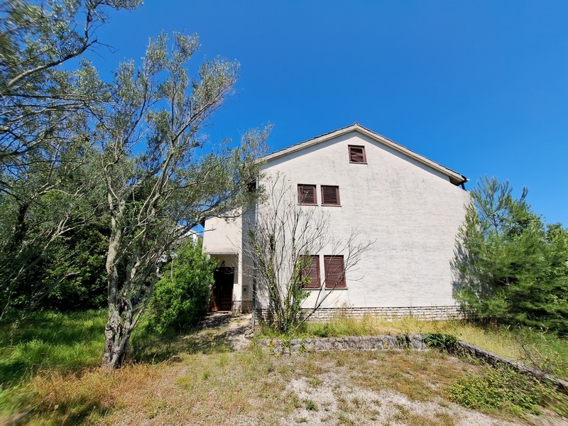 Boční pohled na nemovitost H2648 v Chorvatsku - Panorama Scouting.