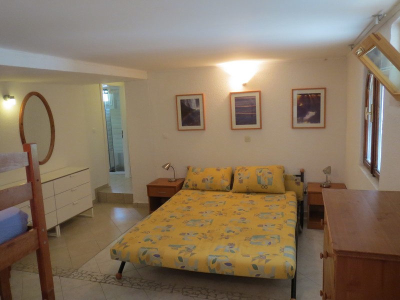 Manželská postel objektu H2653 v Chorvatsku - Panorama Scouting.