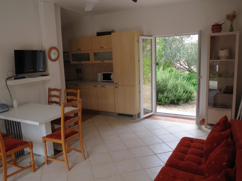 Jídelna v domě H2653, Chorvatsko.