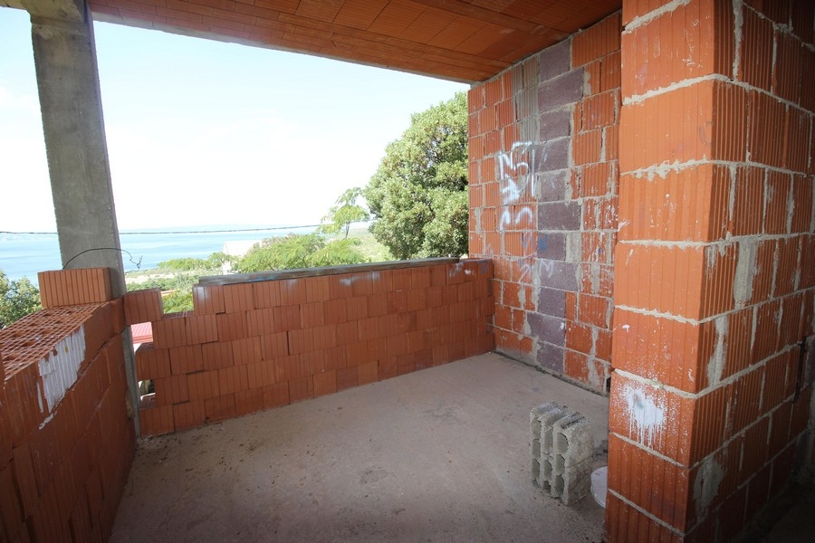 Pohled z horní terasy (mušle).