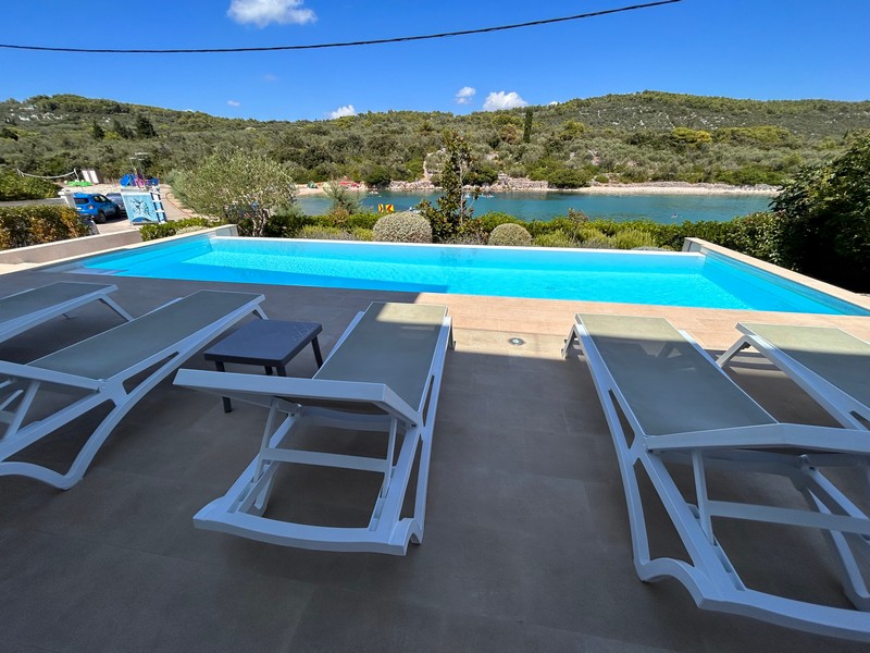 Nekonečný bazén Villa H2681 v Chorvatsku - Panorama Scouting.