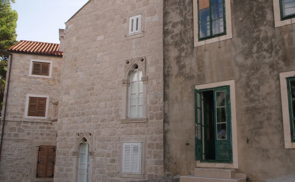 Nemovitosti ve starém městě Korčula v Chorvatsku.