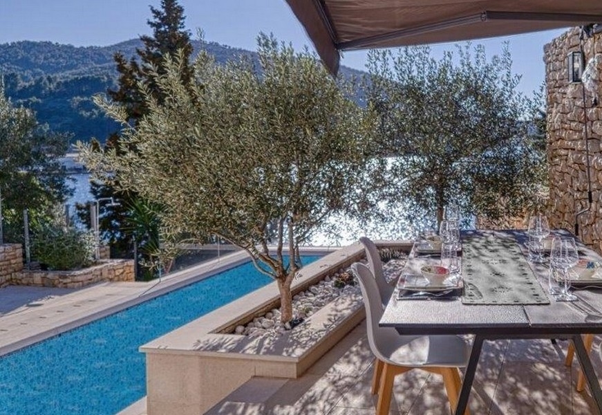 Luxusní nemovitosti s bazénem na prodej v Chorvatsku - Panorama Scouting H2690.