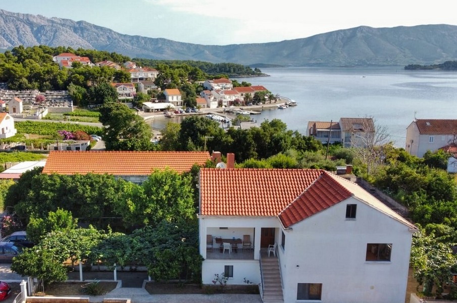 Nemovitosti u moře na ostrově Korčula v Chorvatsku - Panorama Scouting.