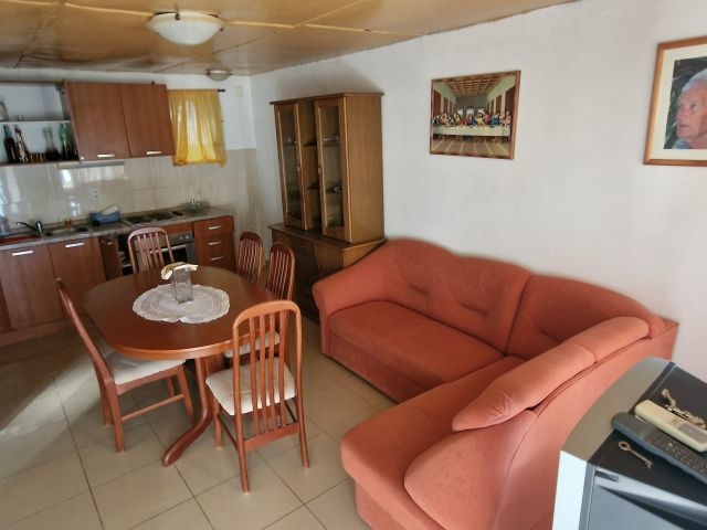 Obytný prostor s kuchyní nemovitosti H2704 v Chorvatsku - Panorama Scouting.