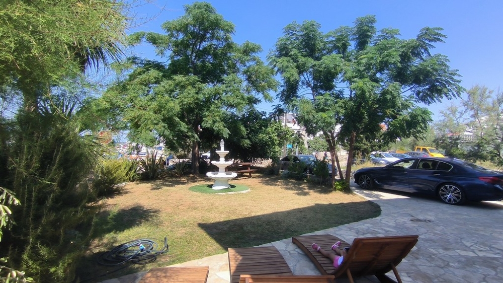 Zahrada pozemku H2707 ve Vrsi u Zadaru v Chorvatsku - Panorama Scouting.