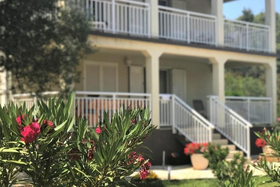 6 apartmánů s terasou a zahradou v Lumbarda, ostrov Korčula - Panorama Scouting