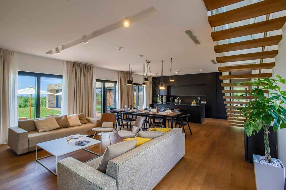 Moderní obytný prostor vily H977 nedaleko Poreče na Istrii.