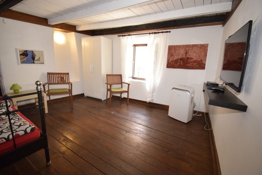 Obytná plocha v kamenném domě H2738, nabízený k prodeji v Chorvatsku.