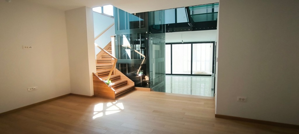 Schodiště s výtahem