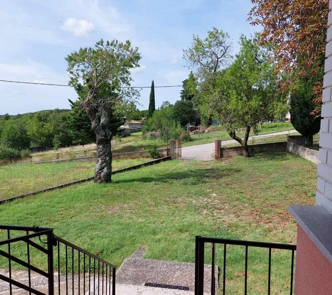 Dům s velkou zahradou