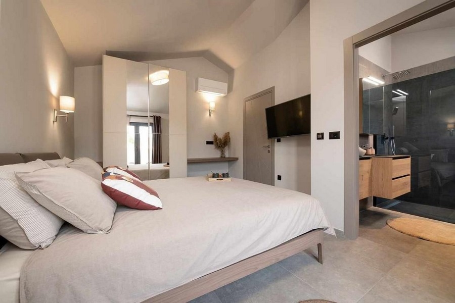 Prostorný dům s velkou terasou a grilem