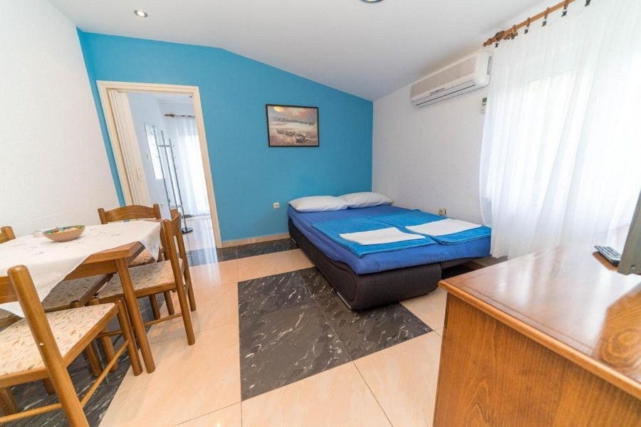 Světlé a prostorné obývací pokoje s kuchyní