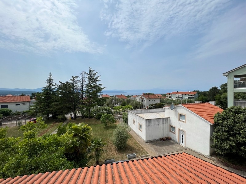 Výhled na moře nemovitosti H2978, nabízené k prodeji v Chorvatsku na ostrově Krk.