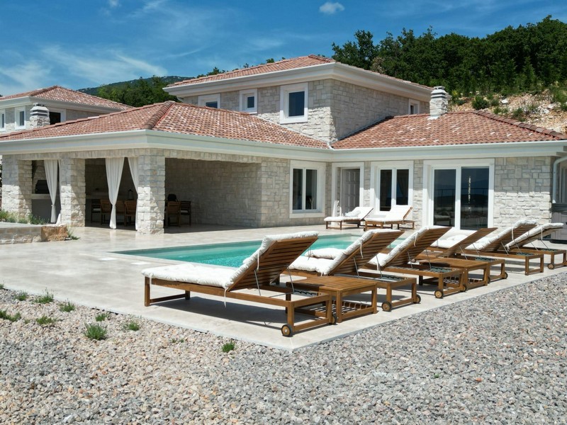 Prodám středomořskou vilu s bazénem v Chorvatsku - Panorama Scouting H3009.