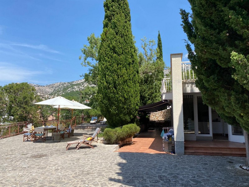 Dům s velkou terasou na prodej v Chorvatsku - Panorama Scouting H3033.