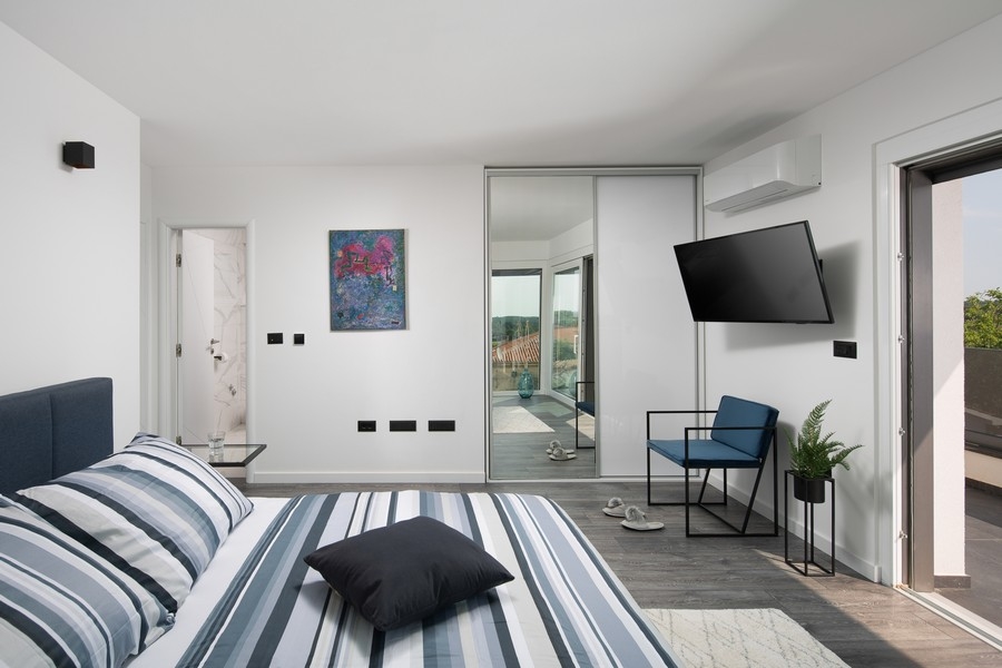 Klimatizovaná ložnice s TV.