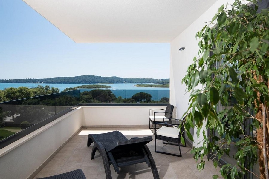Výhled na moře z horního patra vily H3414 na Istrii - Panorama Scouting.