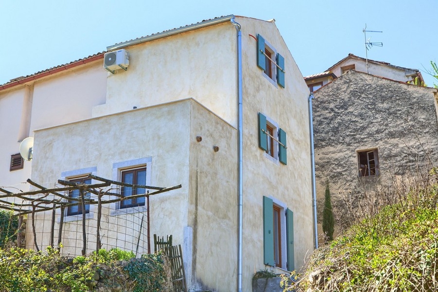 Prodám dům v Chorvatsku - Středozemní dvojdomek H3415.