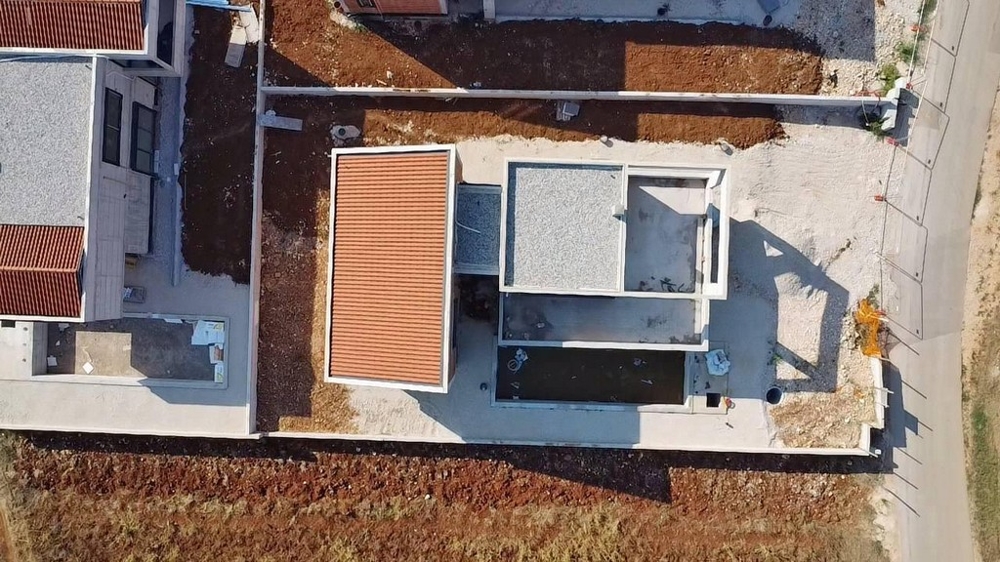 Moderní vila ve výstavbě.