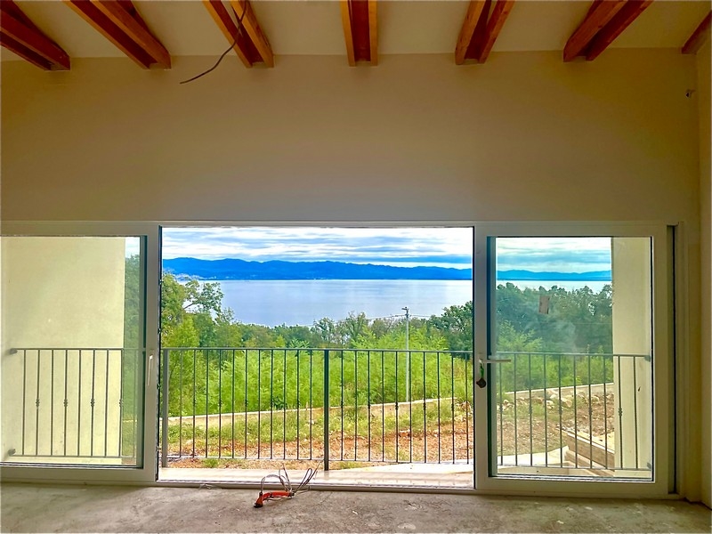 Výhled na moře z obytné části vily H3434, která je na prodej nedaleko Opatije.