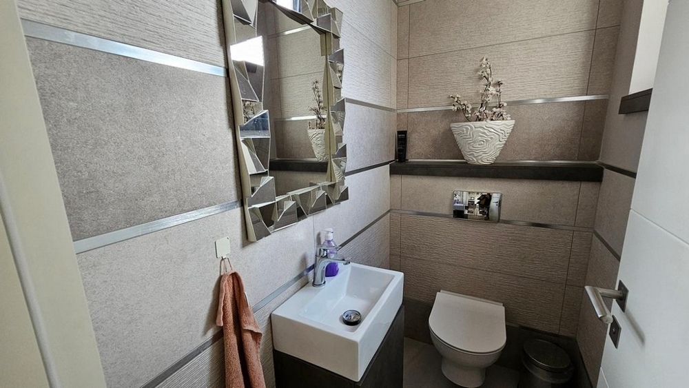 Toaleta objektu H3436 v Chorvatsku - Panorama Scouting.