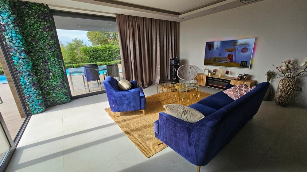 Zařízený obývací pokoj nemovitosti H3436 v Chorvatsku - Panorama Scouting.