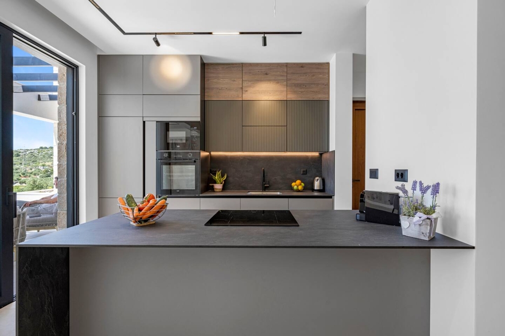 Moderní kuchyně nemovitosti H3444