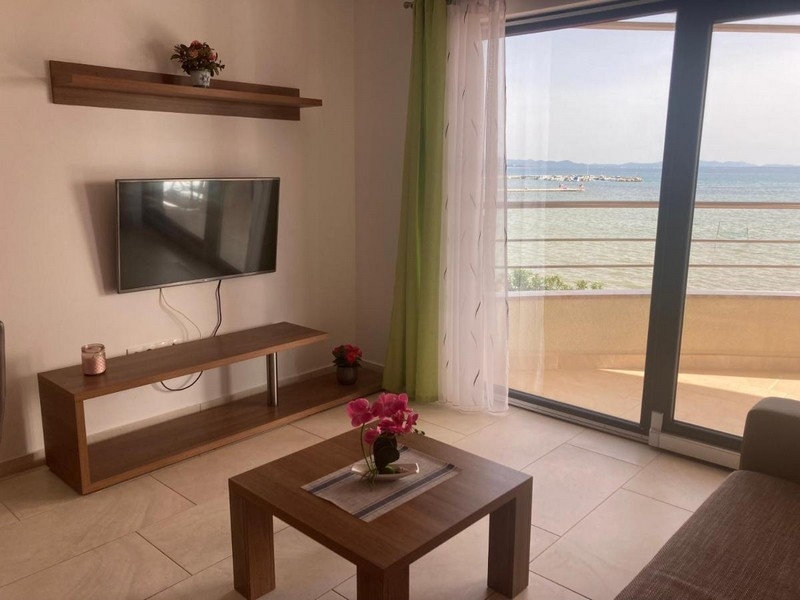 Obývací pokoj a výhled na moře.