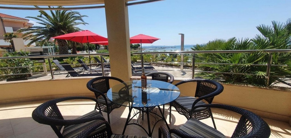 Terasa v přízemí.