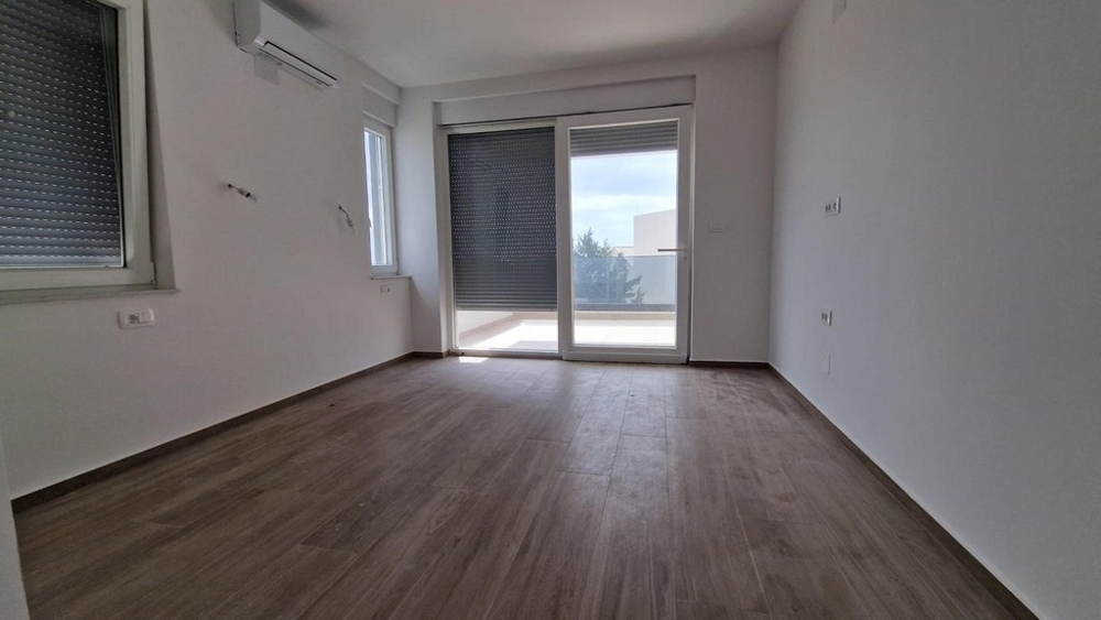 Pohled na venkovní plochu nemovitosti H3457 v Chorvatsku.