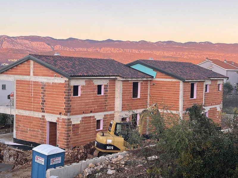 Skořápka dvojdomu.