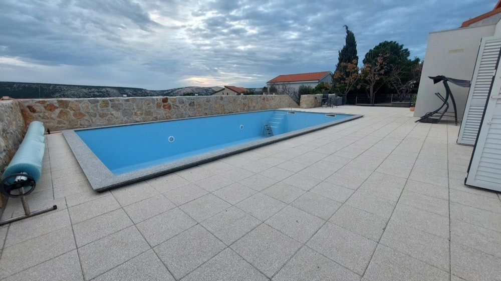 Moderní bazén s terasou a výhledem na moře, nemovitost H3491, Panorama Scouting