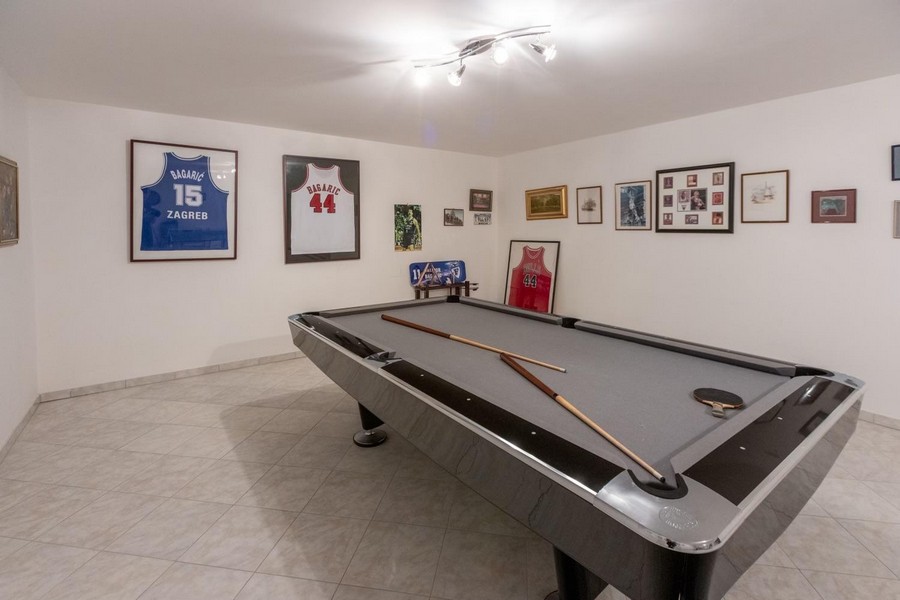 Hobby pokoj s kulečníkem, rekreační oblast ve vile H3492