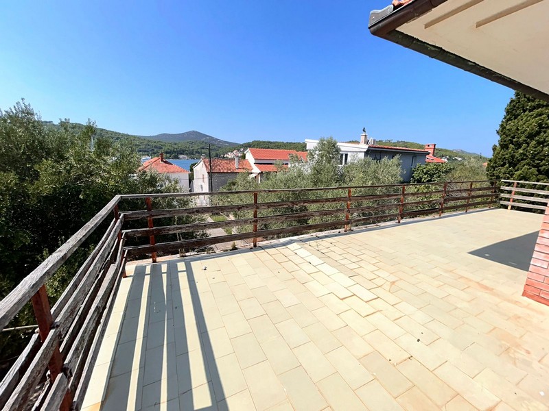 Prostorná terasa s výhledem na moře - nemovitost H3499.