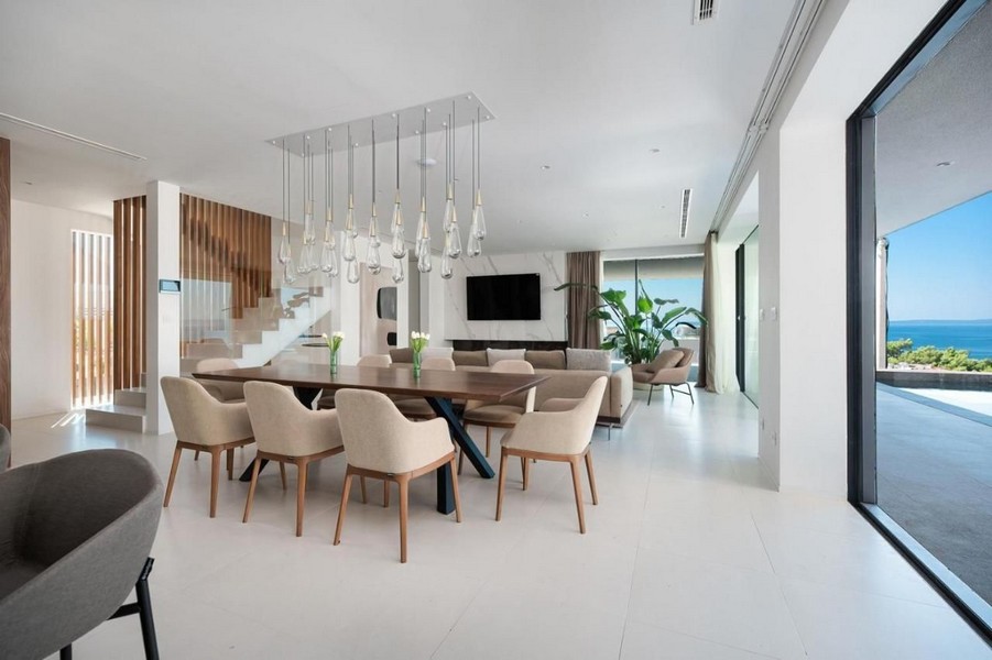 Moderní obývací pokoj s jídelním koutem