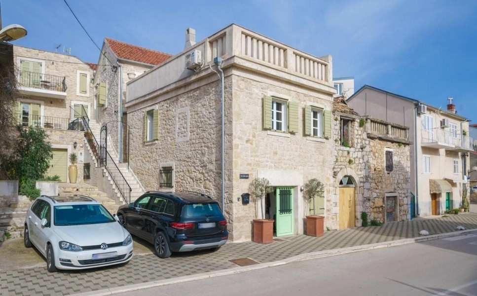 Kamenný dům na prodej v Chorvatsku - Panorama Scouting.