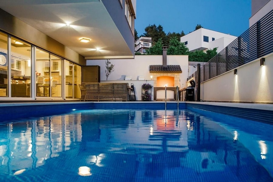 Bazén vily H3527, která je na prodej v Chorvatsku.