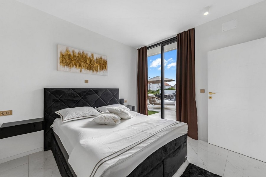 Ložnice s přímým vstupem na terasu