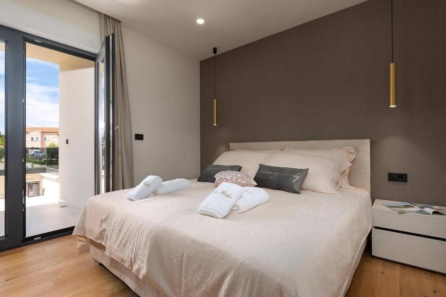 Ložnice se vstupem na balkon