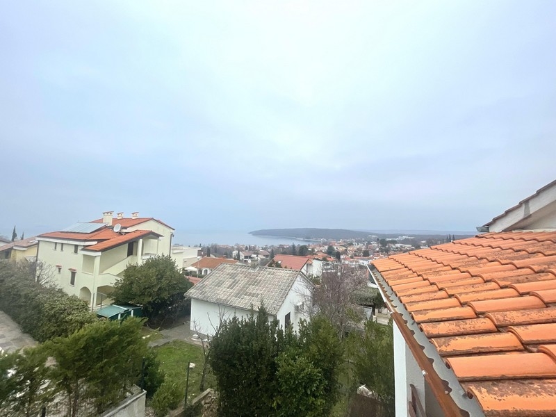 Výhled na moře z horního patra