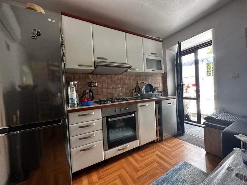 Kuchyň se vstupem na terasu