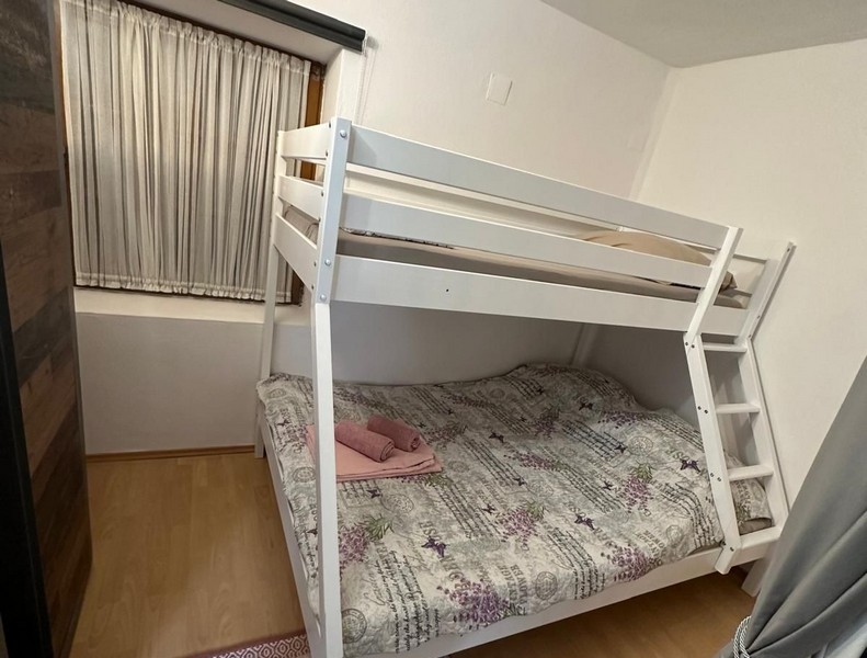 Ložnice s patrovou postelí