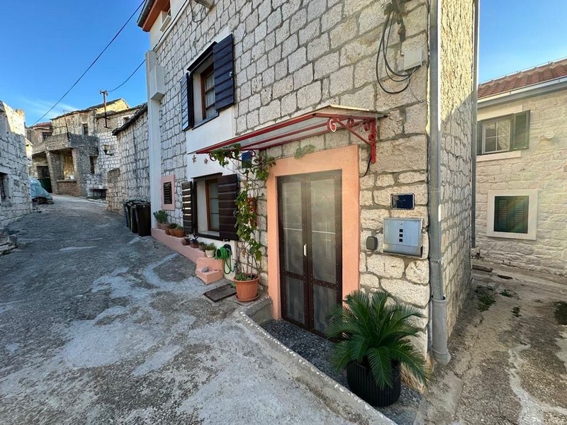 Dům na ostrově Čiovo v Chorvatsku na prodej - Panorama Scouting H3596.