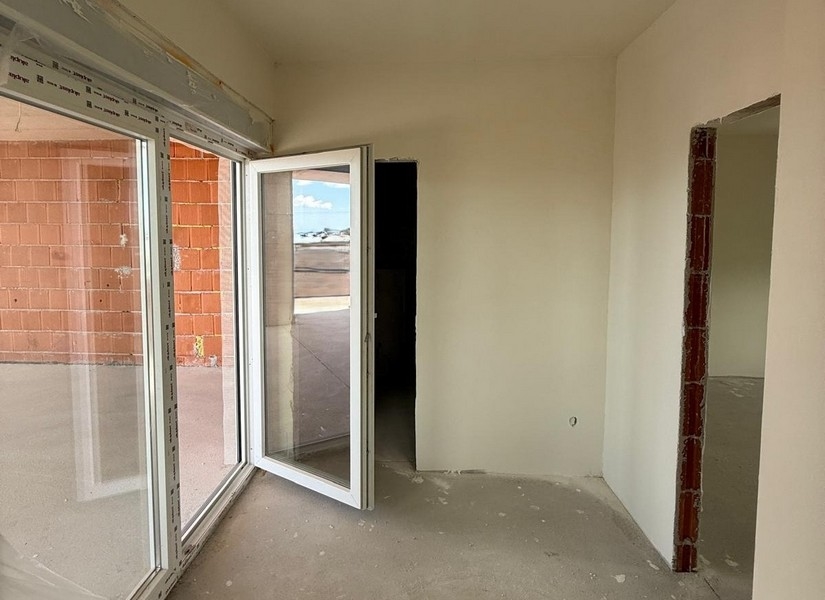 Přístup na terasu s výhledem na moře