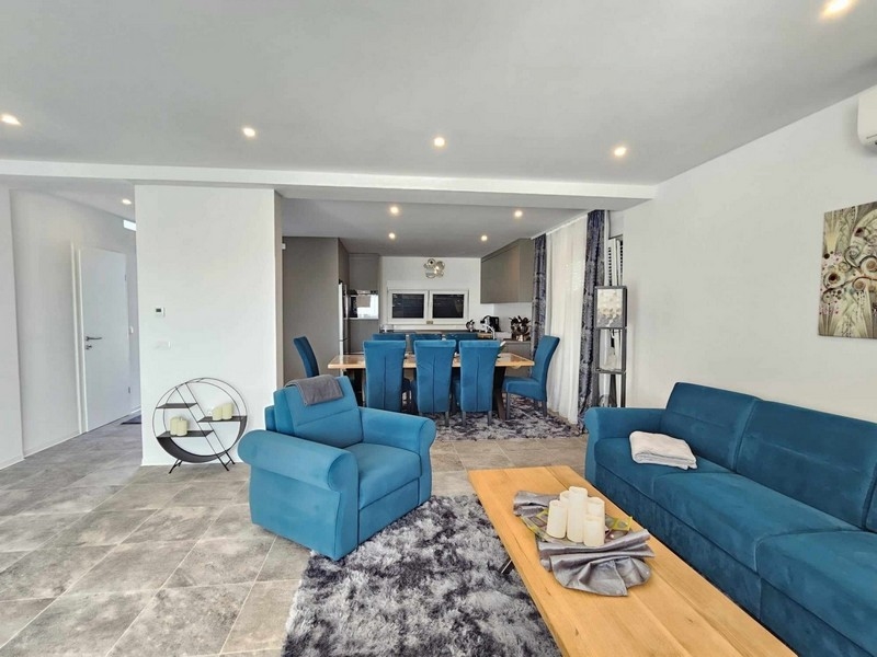 Obytná plocha dvojdomu H3613 na Istrii.